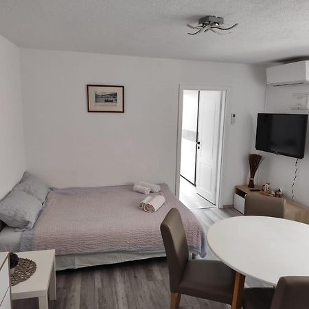 Apartments Boric Cres Luaran gambar