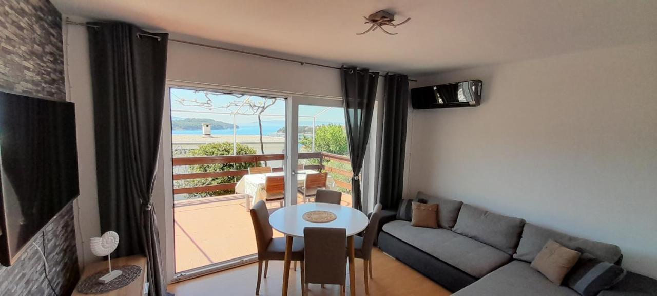 Apartments Boric Cres Luaran gambar